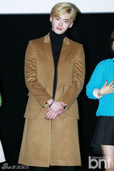 组图：李钟硕朴宝英出席《热血青春》舞台问候