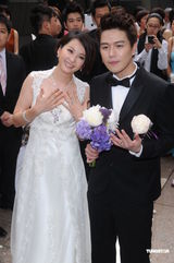 组图：六月李易完婚 李威林依晨担任伴郎伴娘