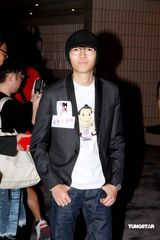 幻灯图：《分手说爱你》香港首映 房祖名薛凯琪同台