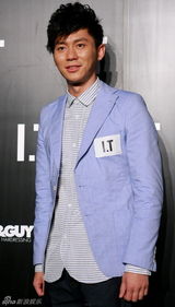 高清组图：李晨袁泉出席某新店开幕暨新品发布