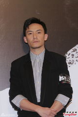 组图：章子怡七彩蛇女装抢镜 梁朝伟力撑王家卫