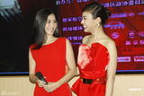 组图：陈思思将在香港开唱 张柏芝红装默契助阵