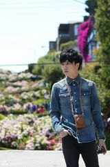 组图：薛之谦MV携手珍妮花赴旧金山 催泪来袭