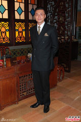 组图：钟嘉欣成视后大热 前哨战败阵也开心