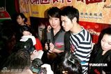 幻灯图：阮经天赵又廷香港宣传《艋舺》 兄弟大PK