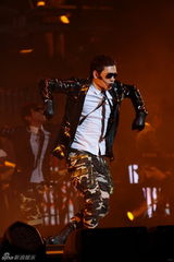 组图：Rain北京个唱劲歌热舞 湿身性感大秀中文