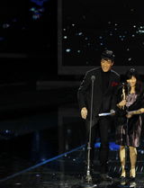 高清组图：刘翔“朋克”劲酷造型亮相颁奖礼