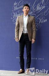 组图：韩星申贤俊大婚 张东健玄彬等大牌齐聚