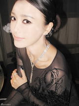 高清组图：秦岚透视装大秀性感 佩戴粉戒亮相成焦点