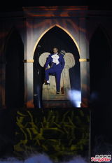 高清：EXO摘MAMA大奖 泫雅贤胜热吻Rain复出