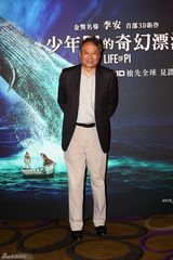 组图：李安《少年PI》台湾首映 男主角行跪拜大礼