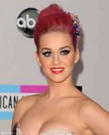 高清：凯蒂-派瑞中国风“绿色经济”亮相AMA红毯