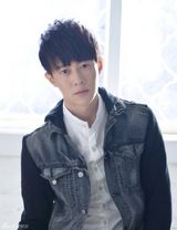 组图：歌手向华小清新写真曝光 11月将推新单