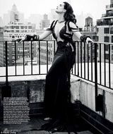 组图：波姬小丝大片高贵性感 长裙勾勒迷人曲线