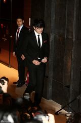 高清组图：李孝利神话Eric秀智等出席严泰雄婚礼