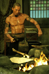 组图：《四大名捕》曝剧照 邹兆龙玩暴力美学