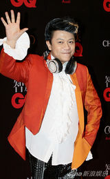 组图：众星闪耀GQ 曹国伟被评年度国际影响力人物