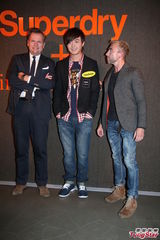 组图：古天乐挺新片 保证《逃出生天》是真3D