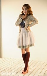 组图：韩星黄慧英春装写真 可爱又帅气