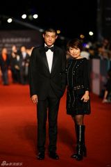 组图：金马红毯群星闪耀 舒淇深V亮胸性感爆棚