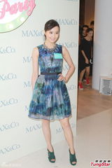 组图：陈法拉登视后不加价 钟嘉欣有信心夺视后