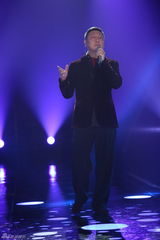 组图：《歌手2》第5期品冠补位 邓紫棋冲三连冠