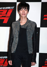 高清组图：韩星李民基姜艺苑等宣传新片《Quick》