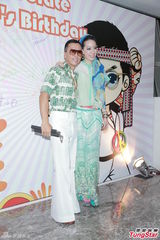 组图：群星贺甄子丹50岁生日 李嘉欣夫妇到场