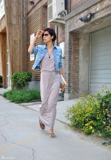 组图：王海珍抹胸长裙玩街拍简单舒适