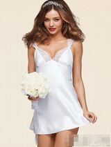 组图：米兰达最新春夏内衣写真 撅嘴风骚秀曲线