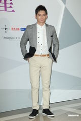 组图：温升豪放话等隋棠擦背 不介意与阿Ken舌吻