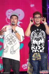 组图：严爵挑战唱跳险破音 林俊杰压轴热舞