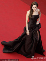 高清组图：《生命之树》首映 朱莉皮特亮相秀恩爱