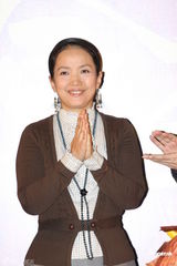 组图：《百合》献映三八节 周晓文拯救弱势群体