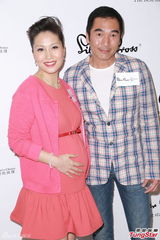 组图：袁彩云将产女 方中信愿尽好爸爸责任