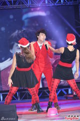 组图：严爵挑战唱跳险破音 林俊杰压轴热舞