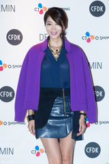 独家：韩星车艺莲高雅拉等优雅亮相首尔时装周