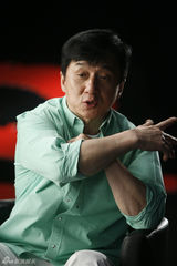 组图：成龙拍摄娱乐现场宣传片 宣扬慈善彰显爱心