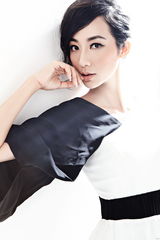 组图：韩雪清新写真曝光 黑白造型青春洋溢