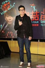 组图：陶喆与辣妹热舞互摸 谢霆锋帅气现身飙歌