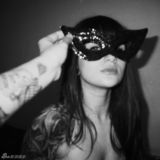 组图：俄罗斯个性美女纹身摄影师性感写真