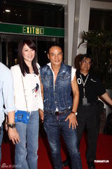 组图：Lady GaGa香港开场 圈中艺人集体朝圣