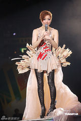 高清组图：郑秀文香港红馆开唱 与刘德华贴面掀高潮