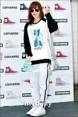 组图：Kara成员具荷拉及演员崔江熙等出席活动