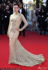 组图：《绝望主妇》伊娃鱼尾裙现身华贵性感