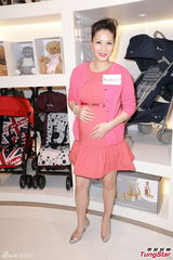 组图：袁彩云将产女 方中信愿尽好爸爸责任