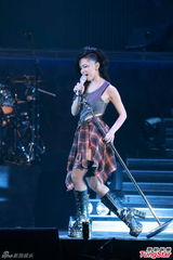 组图：邓紫棋曝林宥嘉支持个唱 害羞不谈