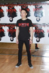 组图：黄贯中开唱未见朱茵 陈豪黄德斌助阵