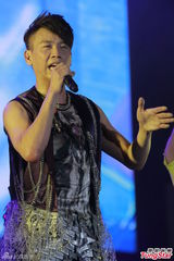 组图：陶喆个唱致敬梅艳芳 两人曾因音乐结缘