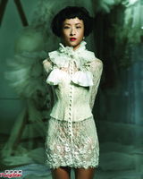 组图：熊黛林拍月历极致蛊惑 Angelababy变身天使